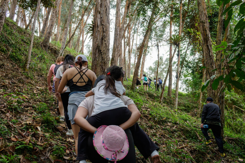 Fusacatán: Un Viaje a las Entrañas del Guardián de los Sutagaos 13